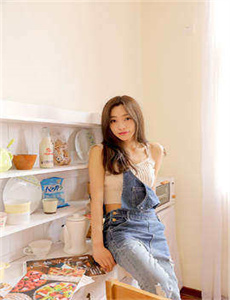 亞洲AV女優無碼人妻濑亚美莉