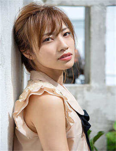 美女扒开尿口直播